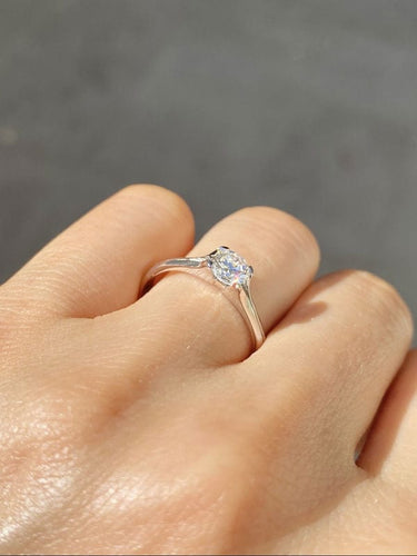 Bague 54.5 Bague solitaire en or blanc et diamant 58 Facettes