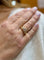 Bague 56 Bague ondulée or jaune et diamants 58 Facettes