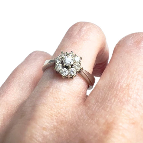 Bague 54 Bague design contemporain du XXème siècle en or avec diamants 58 Facettes Q86B