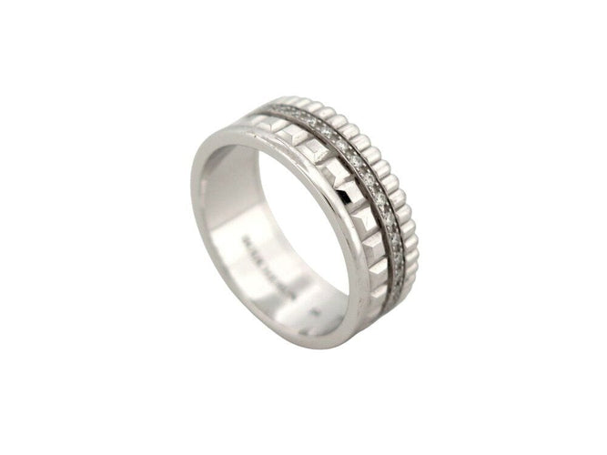 Bague 54 bague BOUCHERON quatre radiant edition pm jrg02486 54 or blanc 18k diamant 58 Facettes 266989