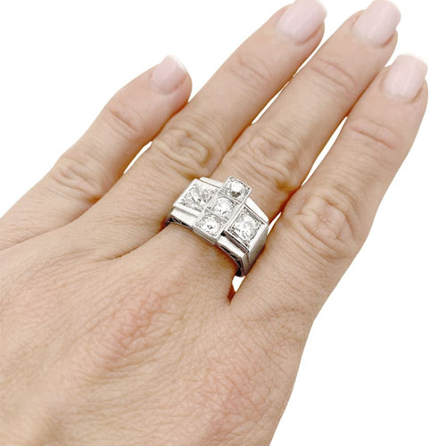Bague 56 Bague "Tank", platine et diamants. 58 Facettes 34993