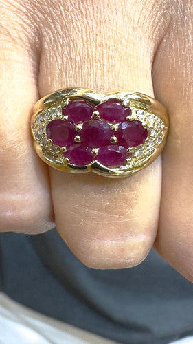 Bague 58 Bague vintage en or jaune , rubis et diamants 58 Facettes