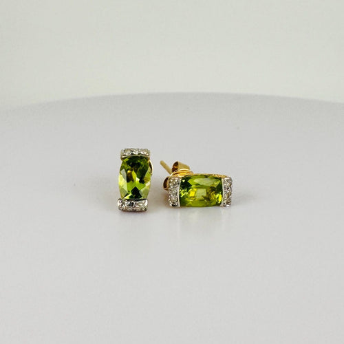 Boucles d'oreilles Boucles d'oreilles en or jaune, péridots ovales et diamants 58 Facettes 2511008
