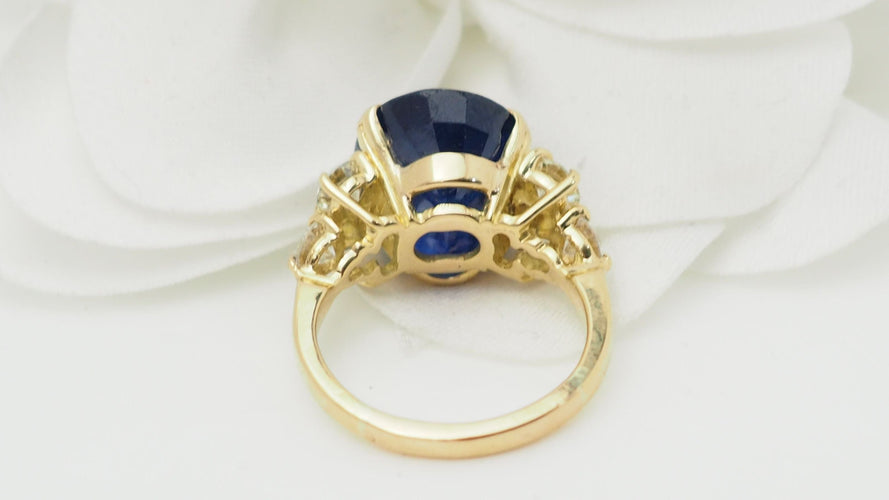 Bague Bague en or jaune, saphir de Ceylan et diamants 58 Facettes