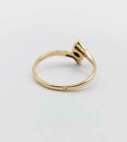 Bague 54 Bague vintage or jaune, saphir navette et diamants 58 Facettes A05234