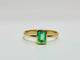 Bague Bague en or avec une émeraude 58 Facettes 50279