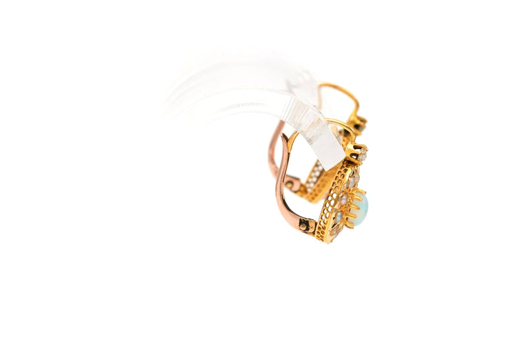 Boucles d'oreilles Boucles d'oreilles en or jaune serties d'opales et de perles 58 Facettes 22209