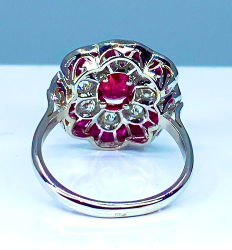 Bague 51 Bague marguerite en or blanc 18 carats en rubis et diamants 58 Facettes AB215