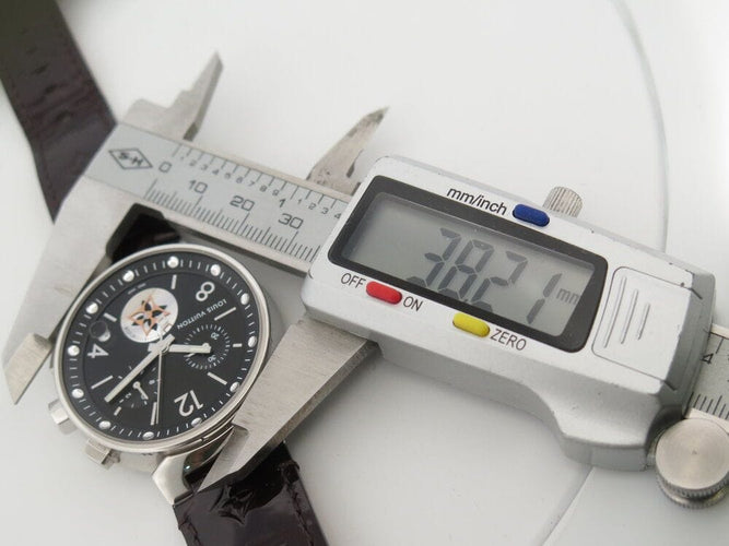 Montre montre LOUIS VUITTON tambour moon star q8d11 quartz 38 mm chrono en acier 58 Facettes 267088