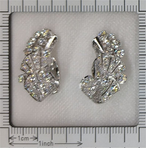 Boucles d'oreilles Élégants clips d'oreilles en diamant platine des années 1950 avec une touche Art déco 58 Facettes 24129-0371