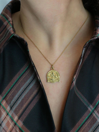 Pendentif Médaille Saint-Georges terrassant le dragon or jaune 58 Facettes 1090.6