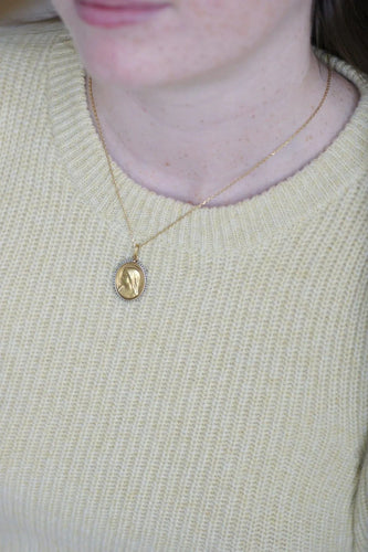 Pendentif Médaille Vierge or et perles fines 58 Facettes