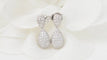 Boucles d'oreilles Pendants d'oreilles en or blanc et diamants 58 Facettes 32102