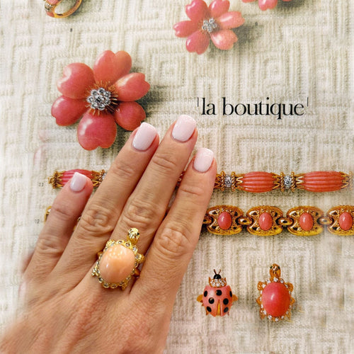 Bague 55 Bague Van Cleef & Arpels, "Tortue", or jaune, diamants, corail. 58 Facettes 33887