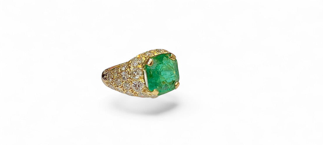 Bague 51 Bague en or jaune 18 carats diamants et émeraude 58 Facettes