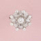 Bague 53 BUCHERER Bague florale en or blanc et diamants 58 Facettes