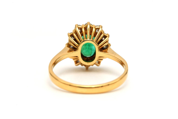 Bague 56 Bague contemporaine en or jaune sertie d'une émeraude et de diamants (+-0.48ct) 58 Facettes 22957