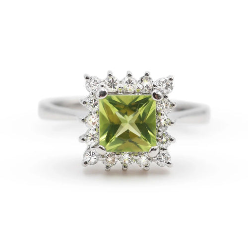 Bague 54 Bague en or blanc avec péridot et diamants 58 Facettes