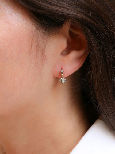 Boucles d'oreilles Dormeuses anciennes diamants 0,40 ct 58 Facettes J452