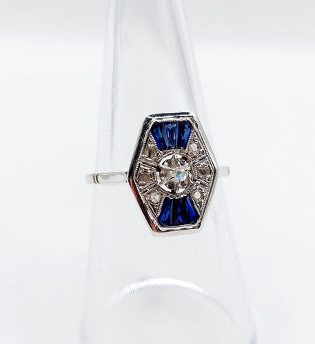 Bague 54 Bague marquise art deco or blanc 18k et platine ornée de diamants taille roses et de saphir calibrés dans une monture géométrique 58 Facettes A04970