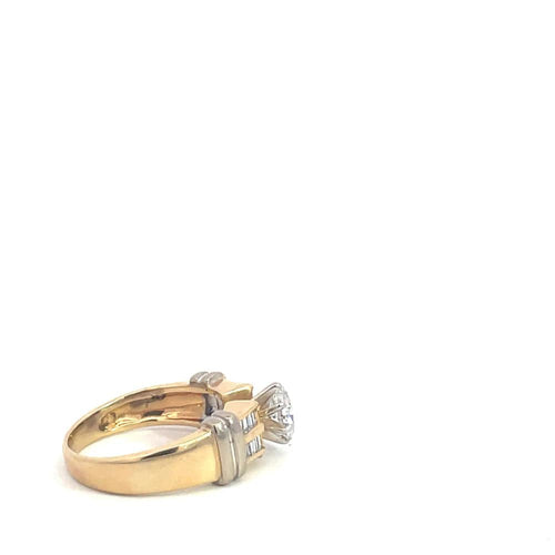 Bague Bague en or jaune sertie de diamants Navette et Baguette 58 Facettes UN0147