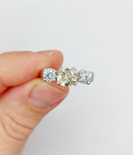 Bague 55 Bague jonc Art déco en platine et diamants (1,30 ct + 0,90 ct) 58 Facettes A06671