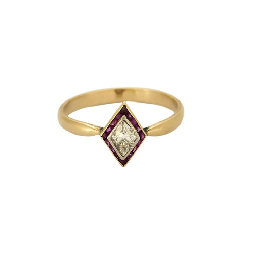 Bague 56,5 Bague en or jaune, blanc, diamants et rubis de synthèse 58 Facettes ARR1994