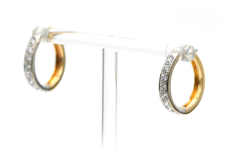 Boucles d'oreilles Boucles d'oreilles contemporaines serties de diamants en or jaune et blanc 18k 58 Facettes 23404