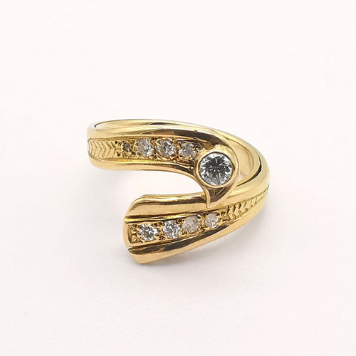 Bague 56 Bague or jaune 18 carats sertie de diamants de 0.54 carat 58 Facettes