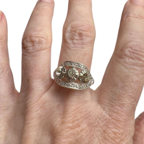 Bague BAGUE ART DÉCO, ÉPOQUE 1930-1935, OR 18 KT ET PLATINE AVEC DIAMANTS 58 Facettes Q169B