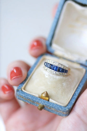Bague 50 Bague Bandeau Art Deco Saphirs Calibrés et Diamants 58 Facettes