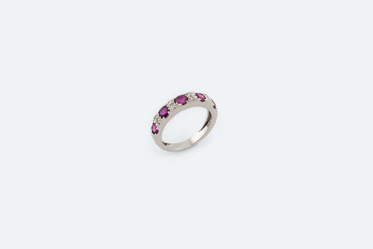 Bague 15 / Oro Bianco Anello in oro bianco con rubini e diamanti 58 Facettes ANL628