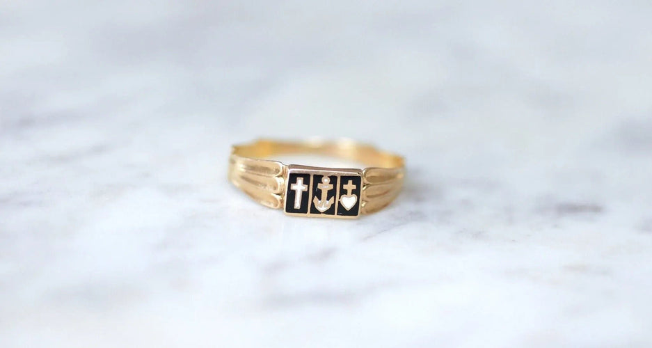 Bague 63 Bague Capelet régionale or et émail 58 Facettes