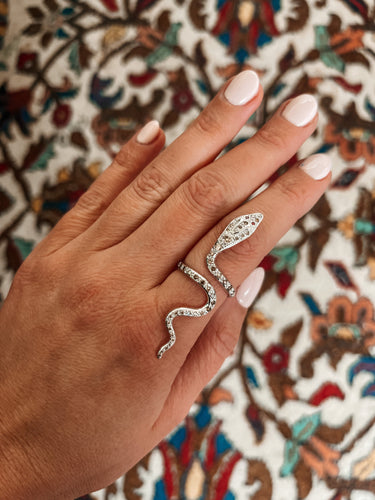Bague 53 Bague serpent en or blanc et diamants de 1930 58 Facettes