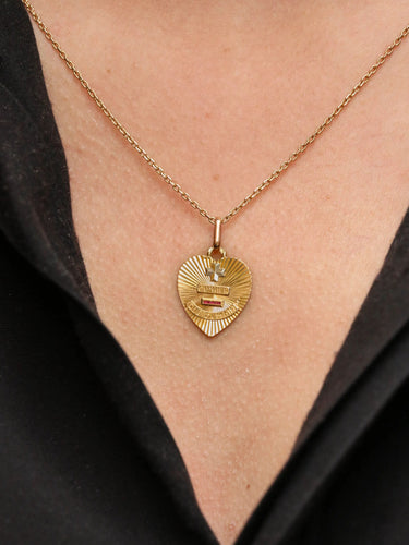 Pendentif Médaille amour Augis coeur strié Plus qu'hier moins que demain or jaune rubis 58 Facettes J493