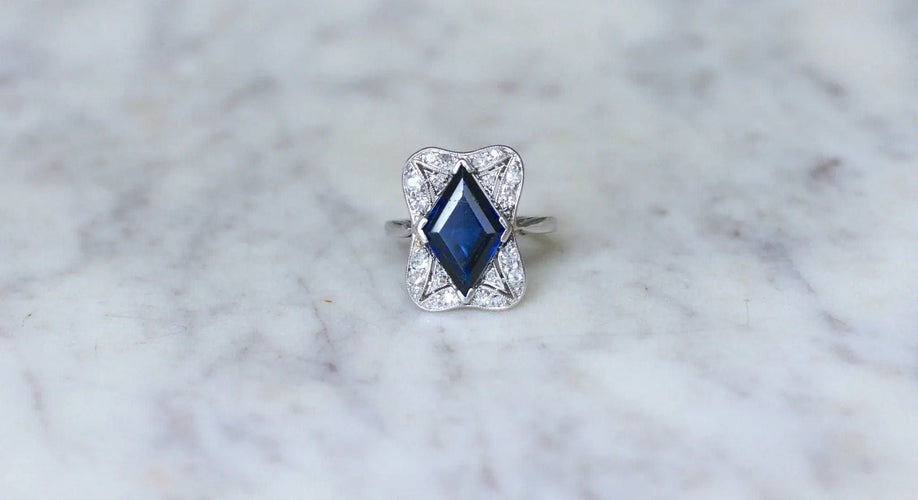 Bague Bague Art Déco Losange Saphir synthétique et diamants 58 Facettes