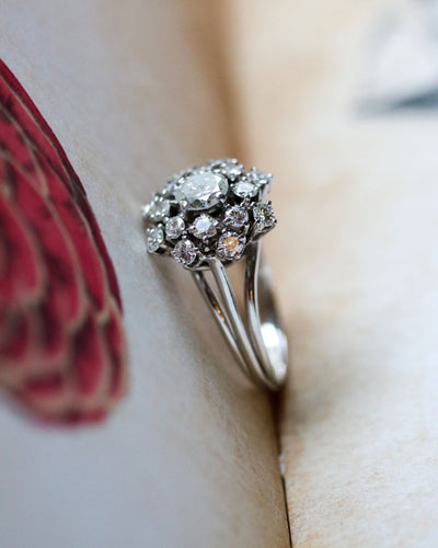 Bague 51 Bague Dôme Marguerite 1950 Diamants Or Blanc 58 Facettes A11664