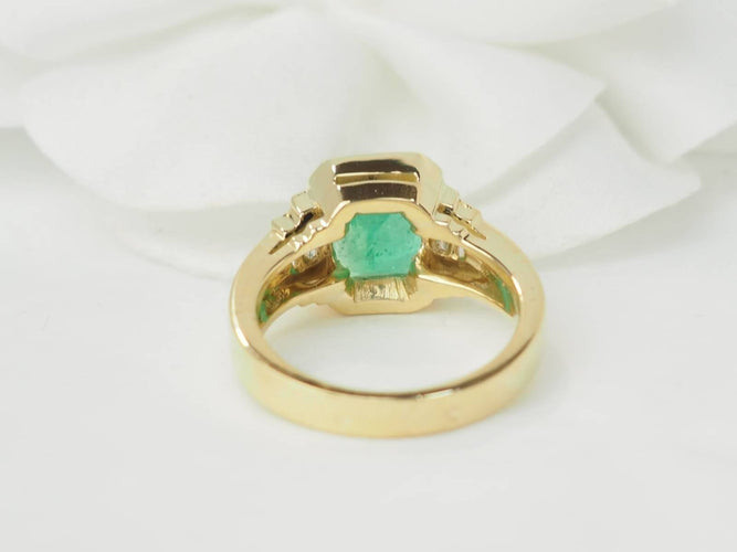 Bague 52.5 Bague en or jaune, émeraude et diamants 58 Facettes 33540