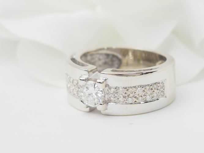 Bague 56 Bague solitaire en or blanc et diamant 0.55ct 58 Facettes 33137