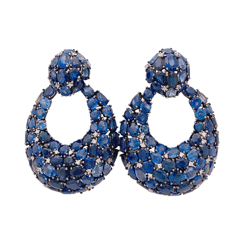 Boucles d'oreilles or blanc noirci, pavage saphirs et diamants. 58 Facettes 34167