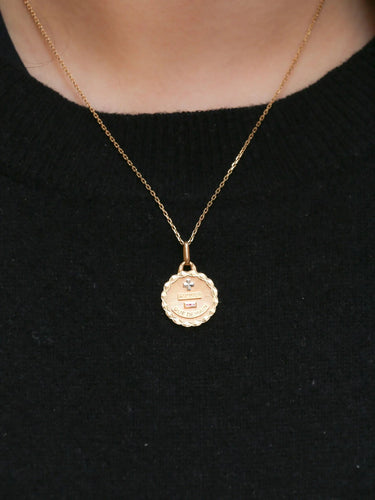 Pendentif Médaille amour Augis en or, plus qu'hier moins que demain 58 Facettes J233