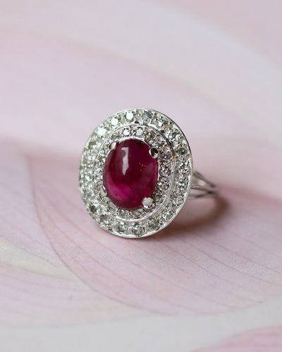 Bague 55.5 Bague Cocktail Ovale Rubis Cabochon et Diamant 58 Facettes A11146