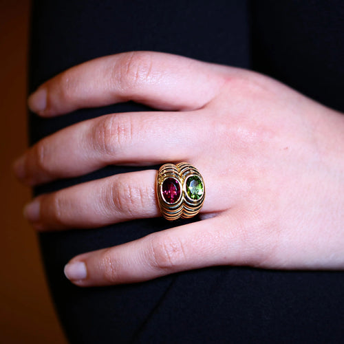 Bague 52 Élégante bague en or jaune, tourmaline rose et péridot dans le style BULGARI 58 Facettes