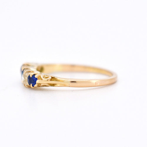 Bague 54 Bague Jarretière Belle Époque, Or jaune, Saphirs et Diamants Naturels 58 Facettes 378