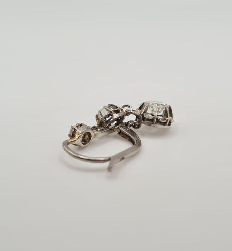 Boucles d'oreilles Dormeuses or blanc serties de diamants 58 Facettes