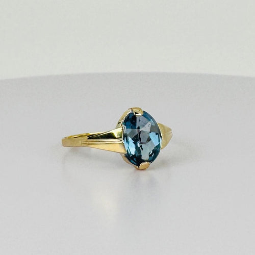 Bague Bague en or jaune avec aigue-marine ovale à facettes d'environ 1,20 carat 58 Facettes 2501003