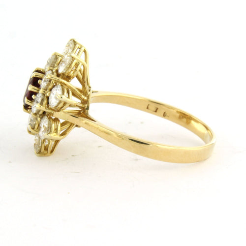 Bague 61 Bague en or jaune avec rubis et diamants taille brillant 58 Facettes