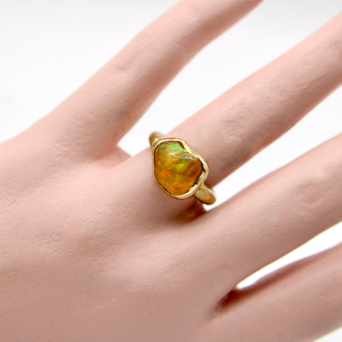Bague 54.5 Bague Oral Feu mexicaine en or jaune sculptée à la main par Tony Malmed 58 Facettes