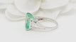 Bague 54 Bague en or blanc, Emeraude 7cts de Colombie et diamants 58 Facettes 32632