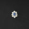 Bague 54 Bague marguerite en or blanc, saphir Ceylan naturel et diamants. 58 Facettes